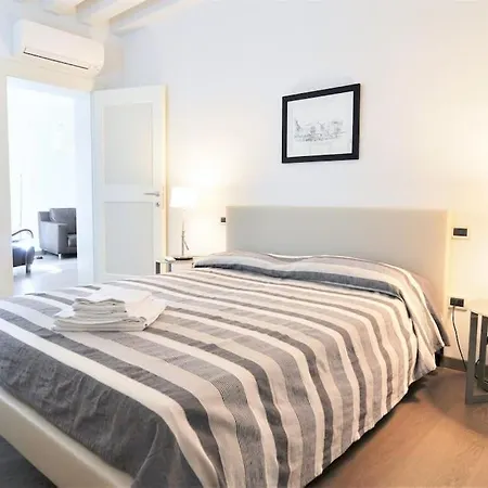 Stylish 100 Meters From San Marco Square Апартаменты Венеция