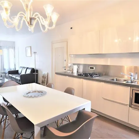 Stylish 100 Meters From San Marco Square
